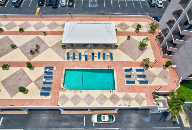 Building Photo - 4200 N Ocean Dr