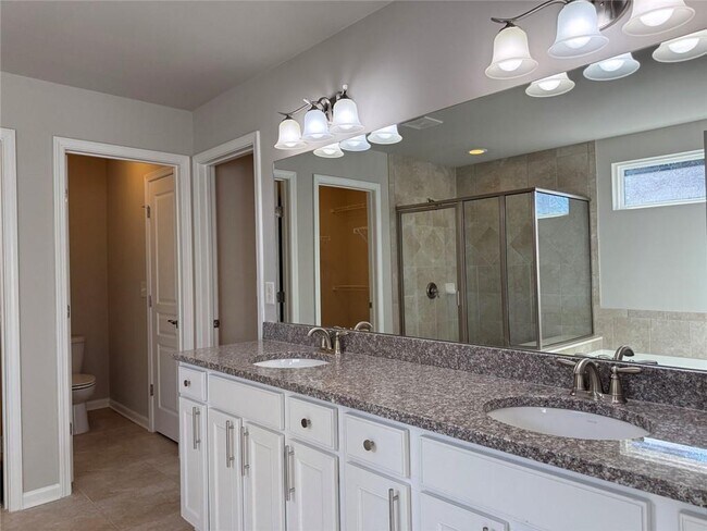 Building Photo - 414 Spring View Dr