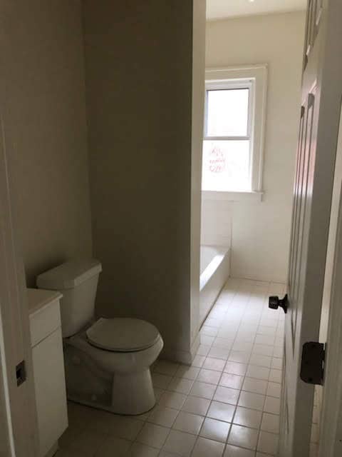Building Photo - 1637 Outer Dr E