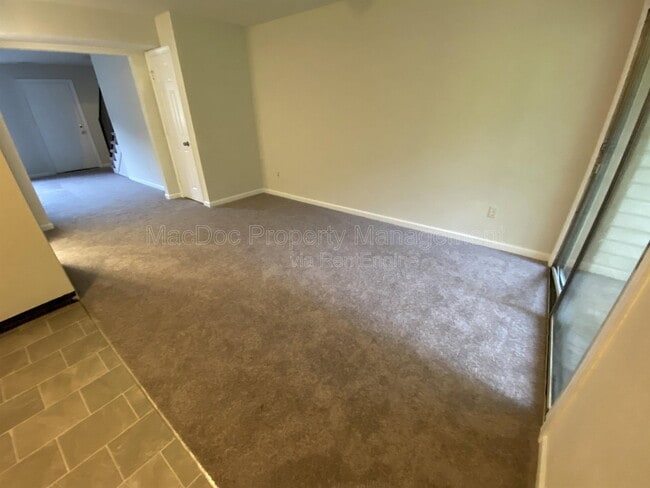 Building Photo - 14 Manchester Ct