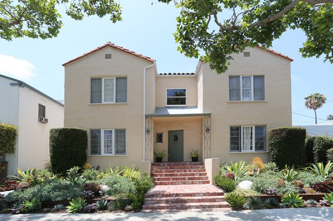 Building Photo - 419 S Oakhurst Dr