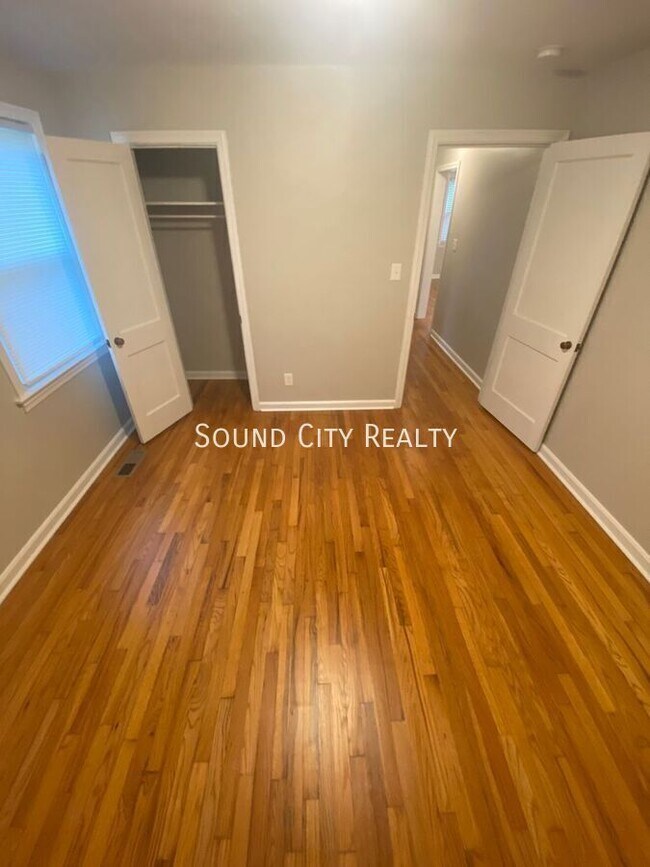 Building Photo - 265 Sunrise Ave