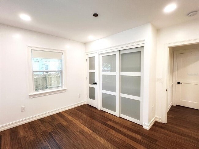 Building Photo - 974 Pinelli St