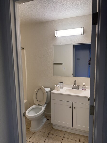 Building Photo - 203 Lualan Ln