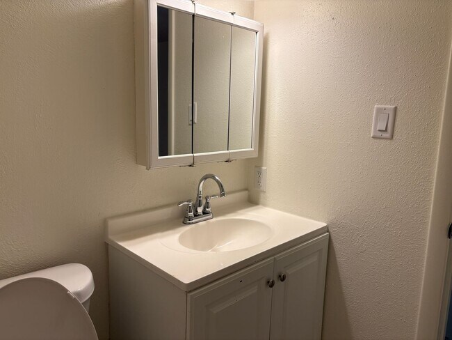 Building Photo - Northeast Condo