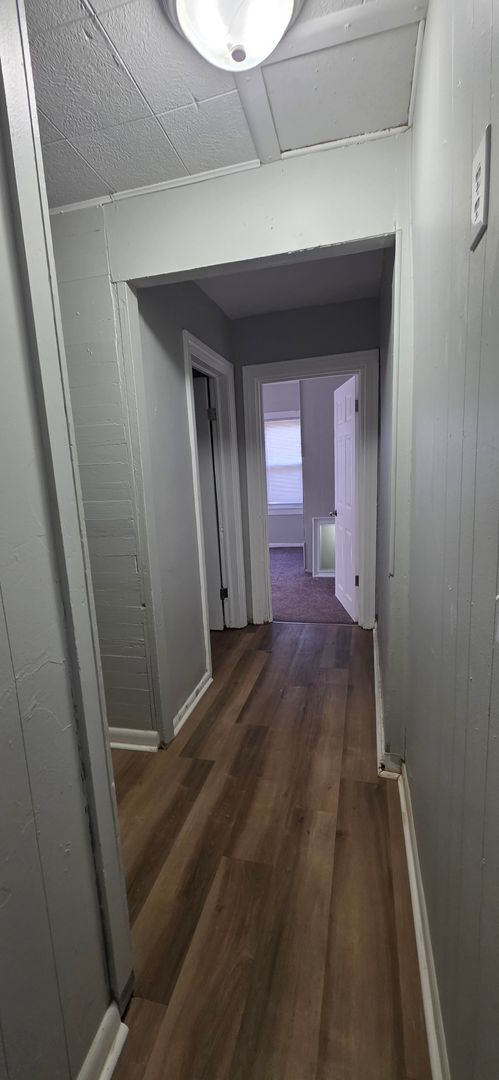 Building Photo - 1631 W 7th St