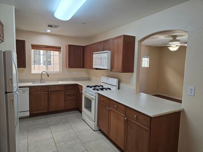 Building Photo - 9160 Column Ct