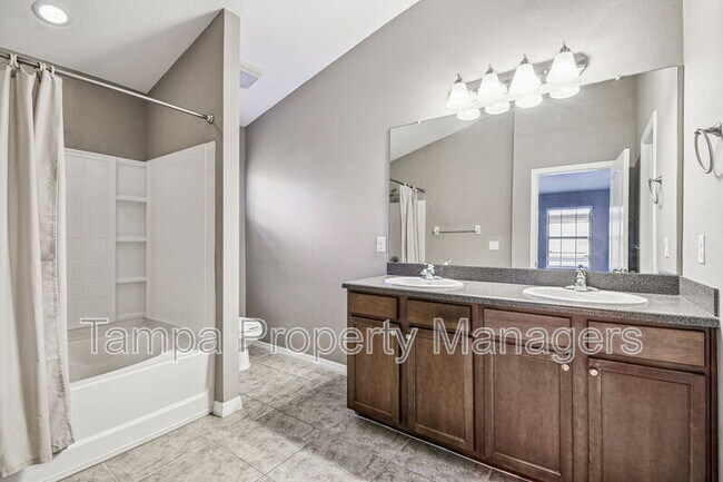 Building Photo - 5704 Kingletsound