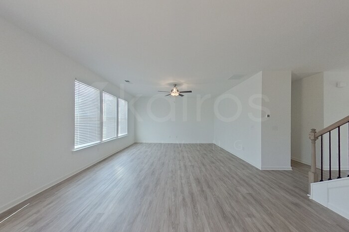 Building Photo - 100 English Oak Ln