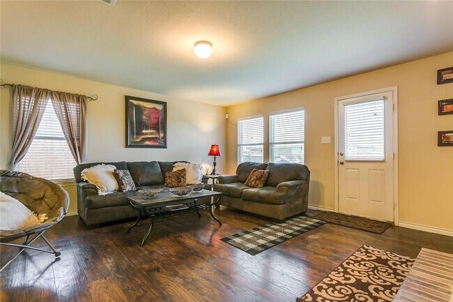 Building Photo - 8832 Elk Creek Ln