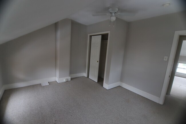 Building Photo - 309 E 6th Ave