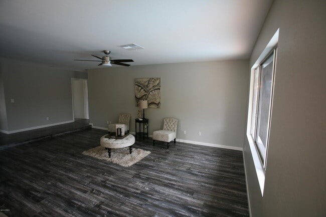 Building Photo - 5841 W Angela Dr