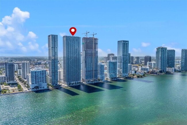 Building Photo - 700 NE 24th St