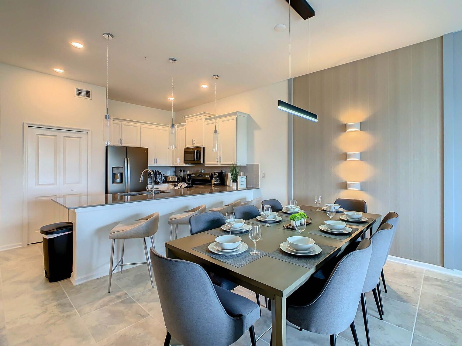 Building Photo - 955 Splash Shot Pl