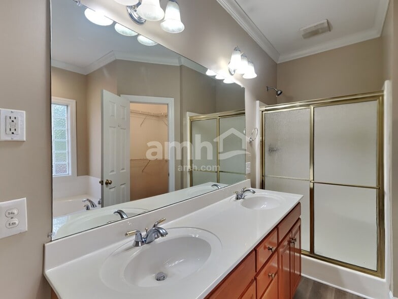 Building Photo - 417 Bethany Cir