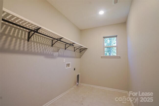 Building Photo - 16126 Flame Azalea Ct