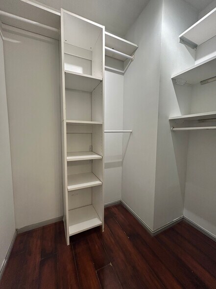 Building Photo - 1350 N Dearborn St