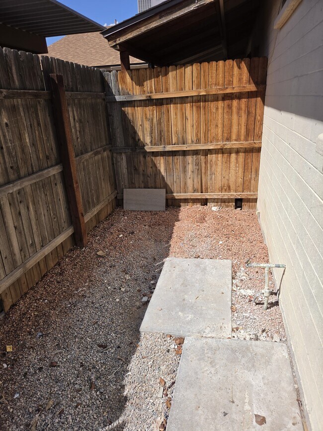 Building Photo - 6245 E Glencove Cir