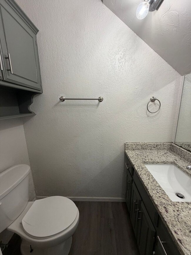 Building Photo - Completely Remodeled 2 Story Duplex - Putnam City Schools - Must See