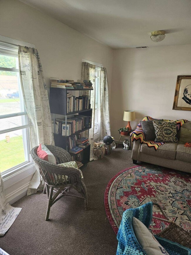 Building Photo - 1001 Kendall St