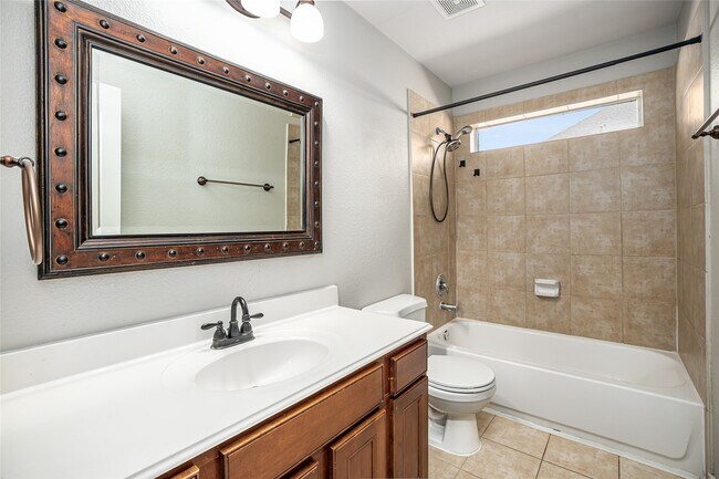 Building Photo - 2703 Domenico Ln