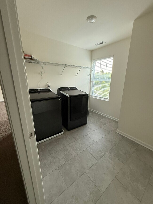 Building Photo - 7339 Wheyfield Dr