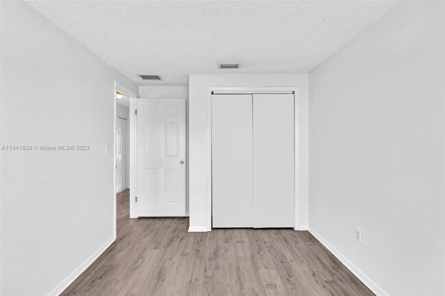 Building Photo - 311 Gulfstream Rd