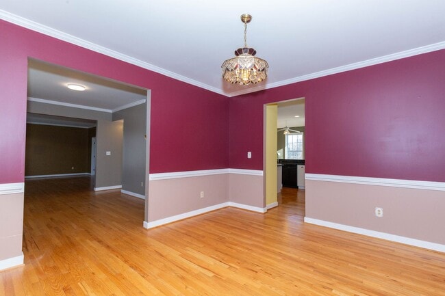 Building Photo - 4 bed, 3.5 bath Single Family Home in Charles Town, WV