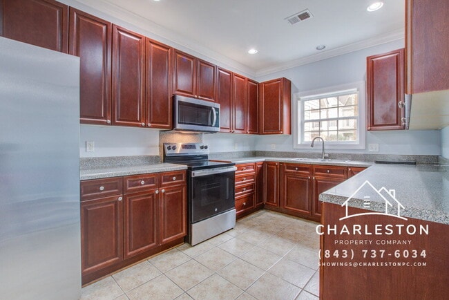 Building Photo - 4902 Lake Palmetto Ln