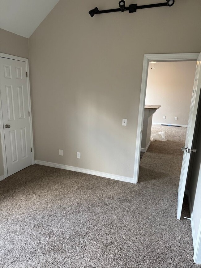 Building Photo - Newly Remodeled 1 Bedroom 1 Bathroom