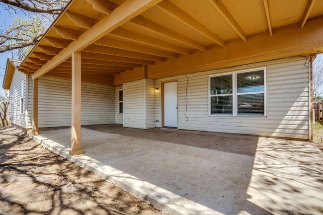 Building Photo - Beautiful Mansfield Home!