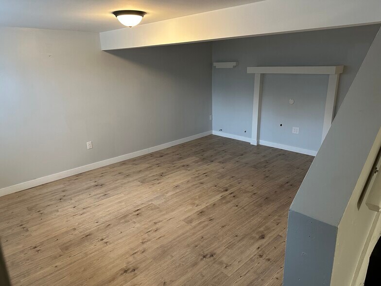 Building Photo - 74 Railroad Ave