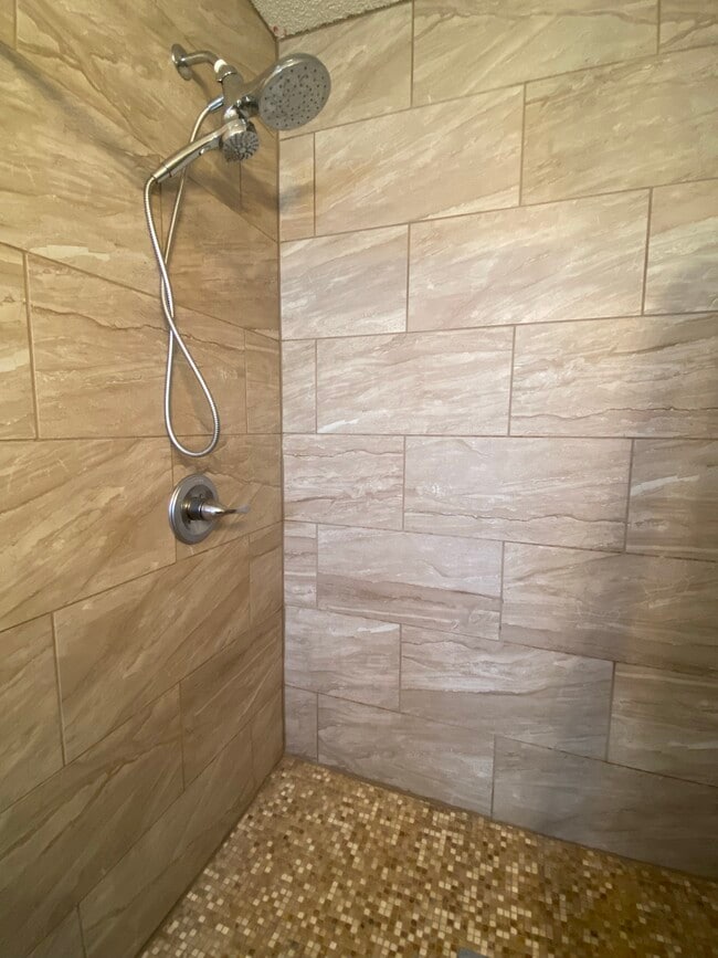 Building Photo - 36 Stowe Rd