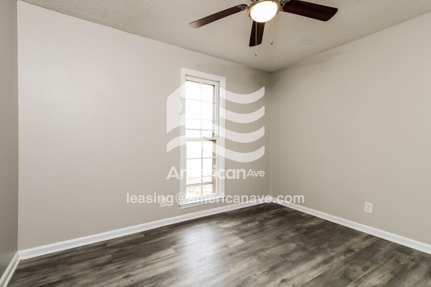 Building Photo - 1804 Breeland St