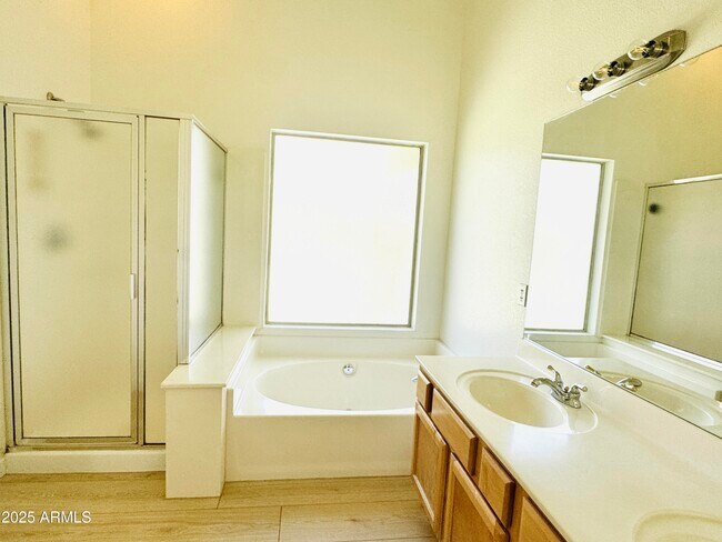 Building Photo - 7472 W Potter Dr