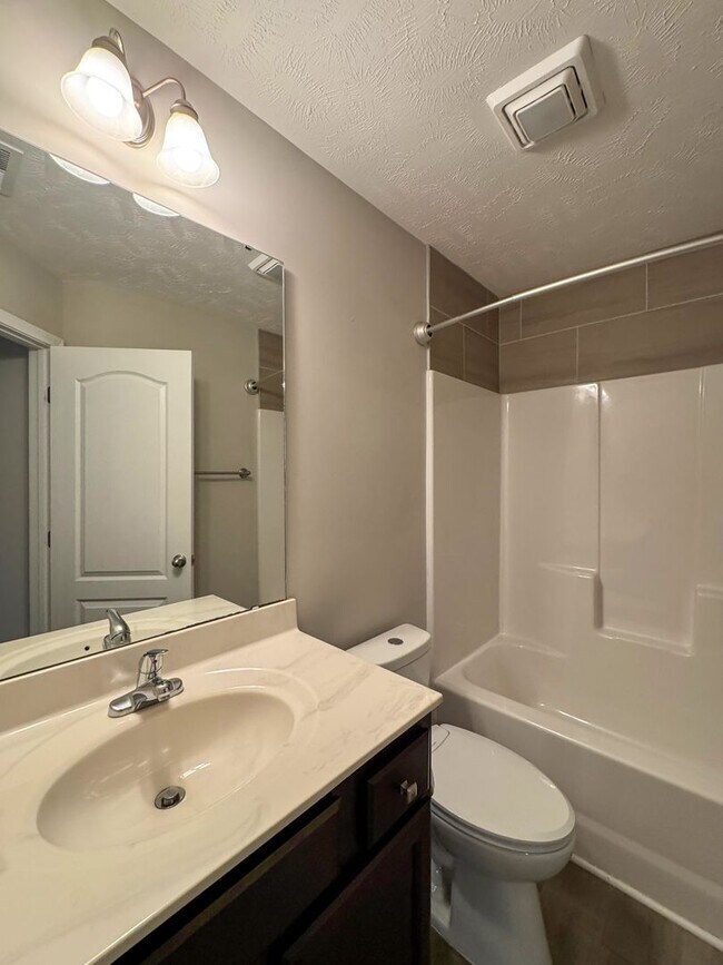 Building Photo - Well-Maintenance 4 Bed 2.5 Bath Hoke County Home