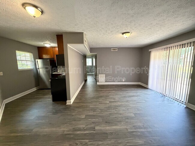 Building Photo - 1502 Waverly Way