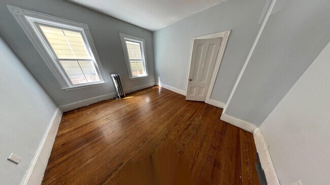 Building Photo - 5 Durham St