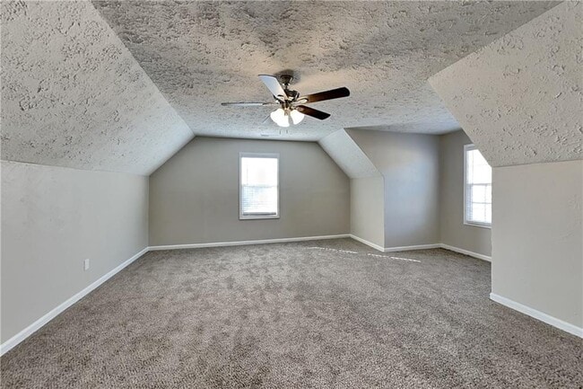 Building Photo - 11 Emerald Ct