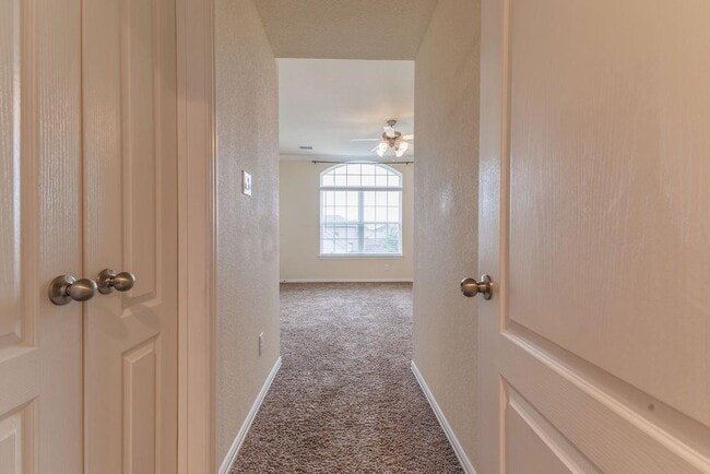 Building Photo - 11413 Hackmatack Way