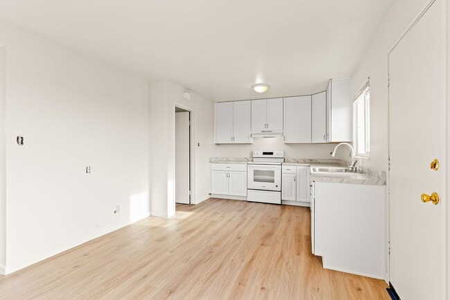 Building Photo - Just Updated! 3 Bed House in San Leandro |...