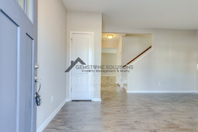 Building Photo - 2704 Orleans Dr