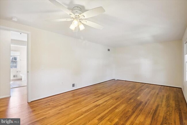 Building Photo - 8709 Sleepy Hollow Ln