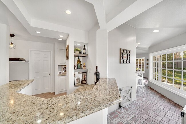 Building Photo - 3 Bed 2 Bath Single Family Home in Eastbluff