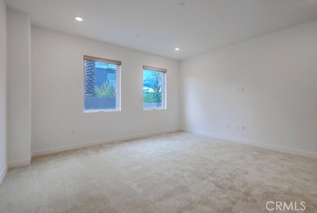 Building Photo - 3214 Rivington