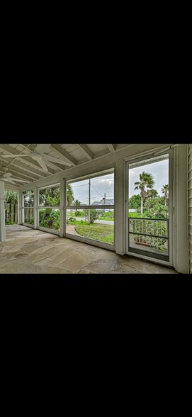 Building Photo - 511 Jessamine Blvd