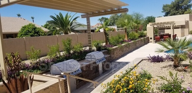 Building Photo - 9418 W Tonto Ln
