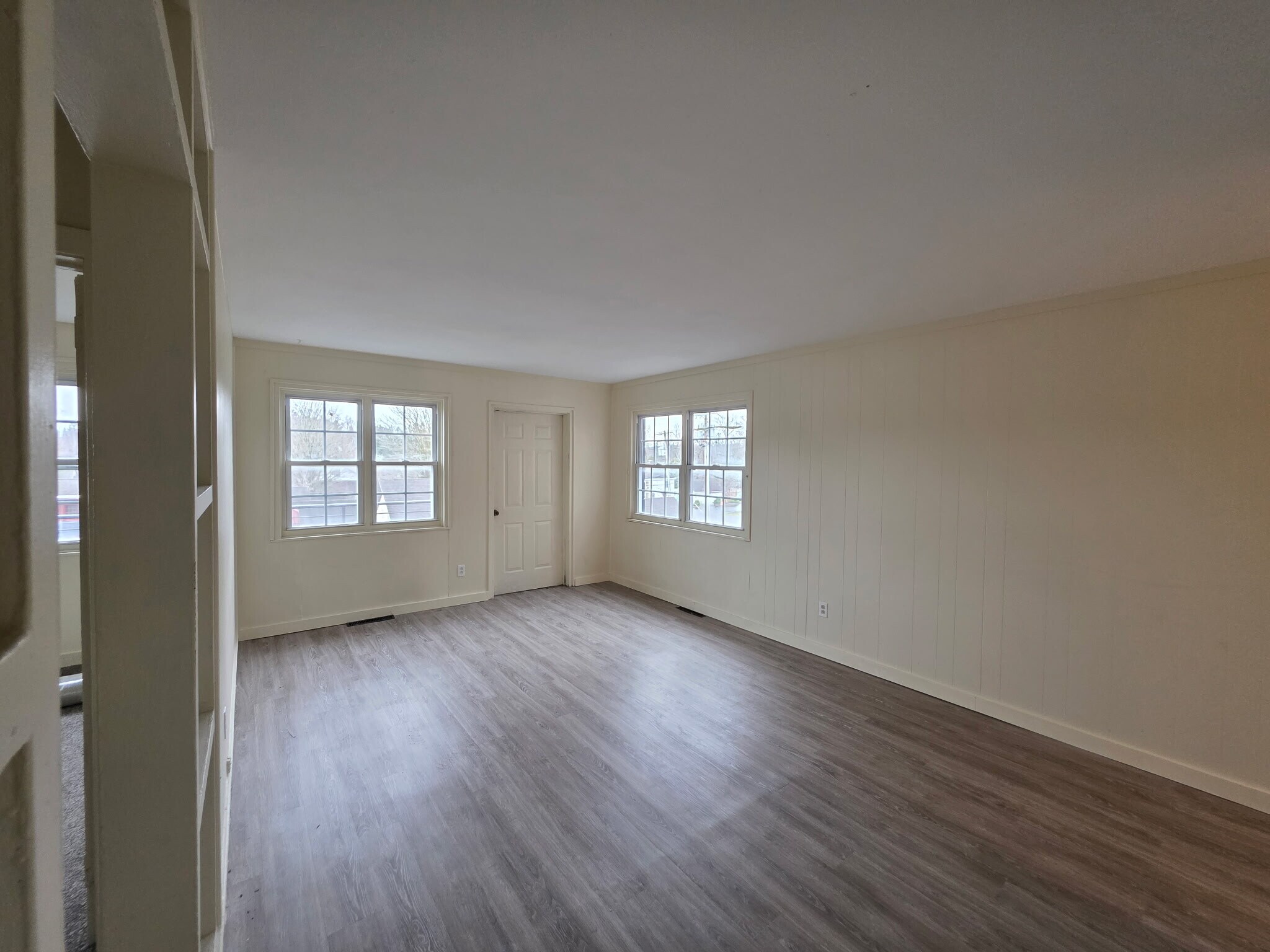 Building Photo - 64 Albany St