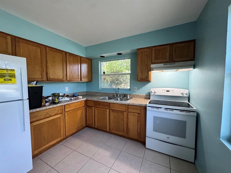 Building Photo - 8537 40th Ter N