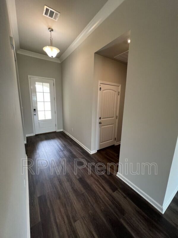 Building Photo - 2123 Westfield Ave